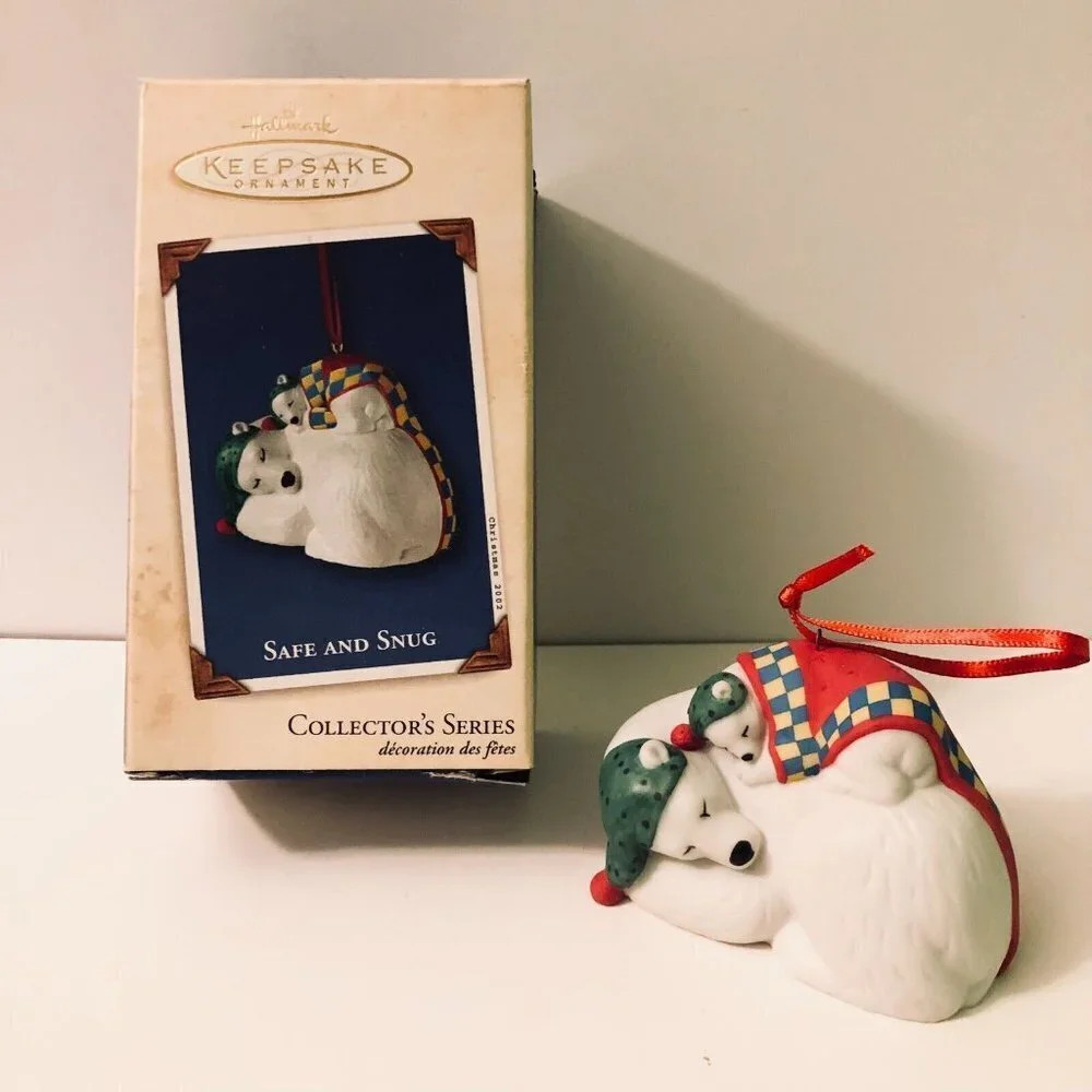 2002 Hallmark Keepsake Ornament Safe and Snug Cuddling Polar Bears
